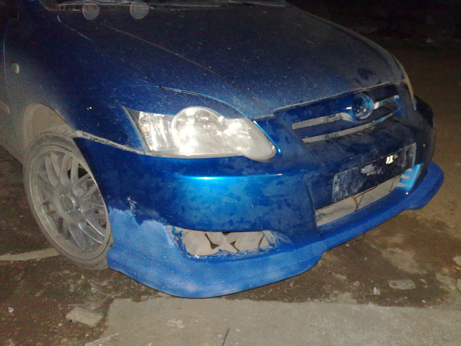 bumper part 2 - Toyota Corolla 14 l 2005