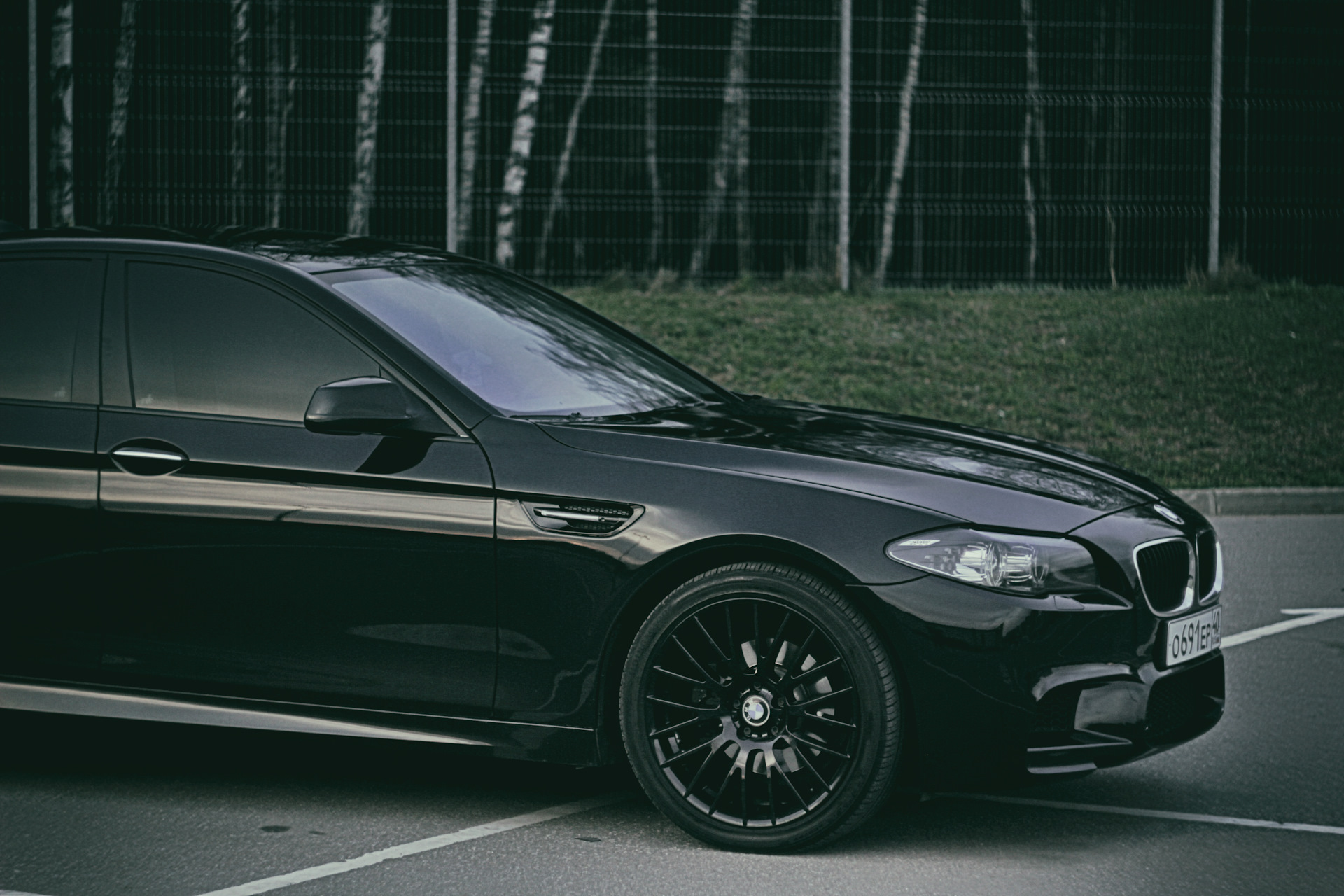 Shadow line. BMW f10 антихром. BMW 5 f10 антихром. BMW f10 Shadow line. BMW 5 f10 черная тонированная.