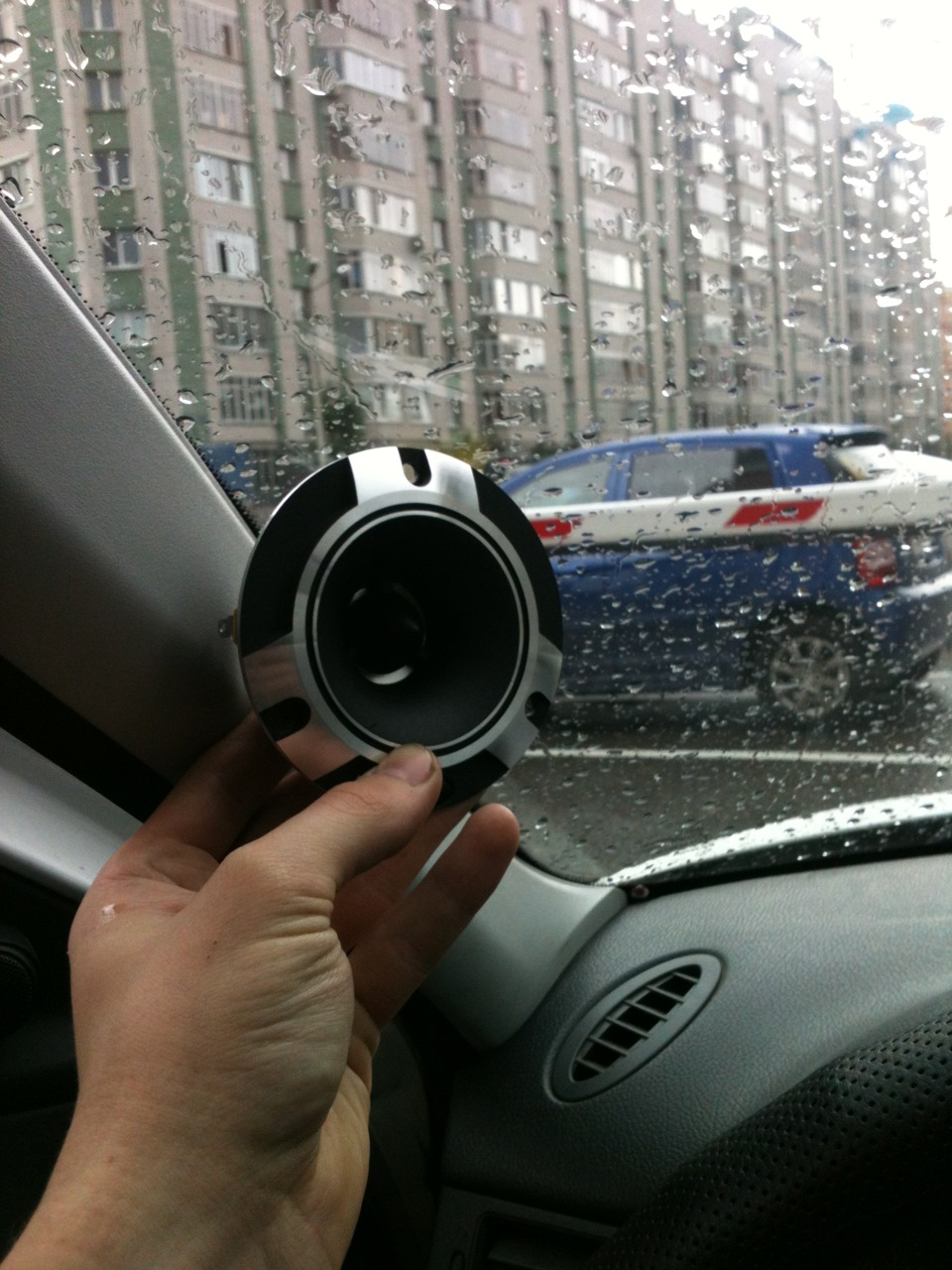 приехали малыши) — Lada Приора хэтчбек, 1,6 л, 2011 года | автозвук ...