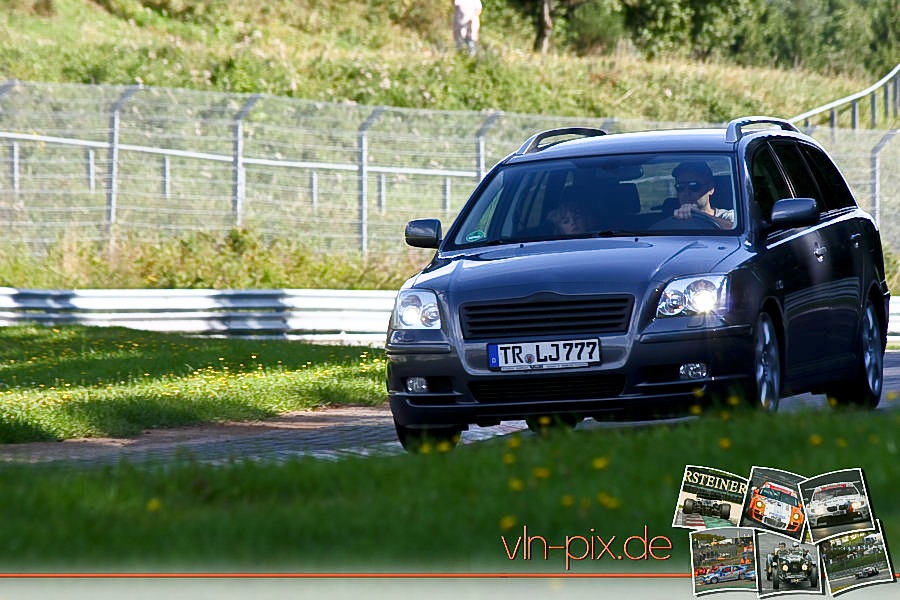 Nrburgring Toyota Avensis 20 2005 