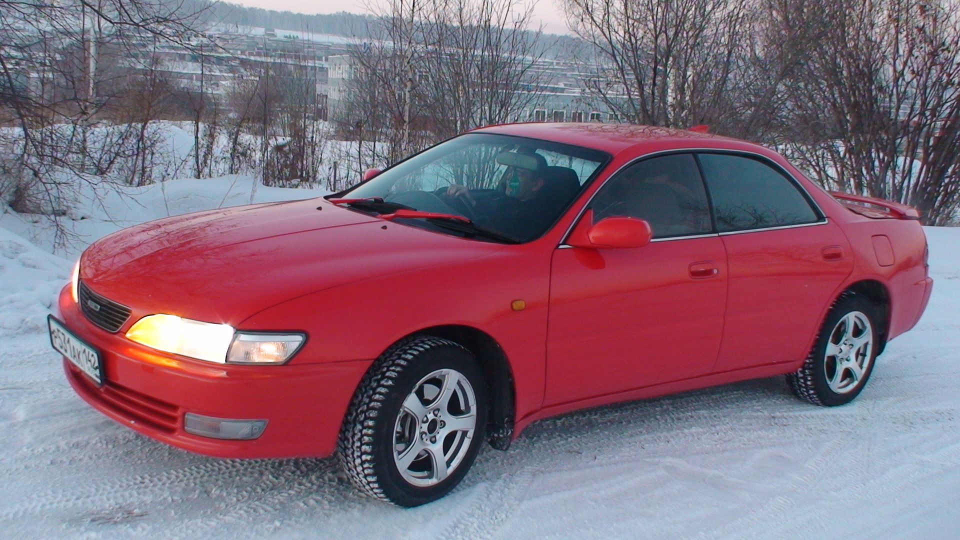 Красный ед. Toyota Carina ed. Toyota ed 2.0.