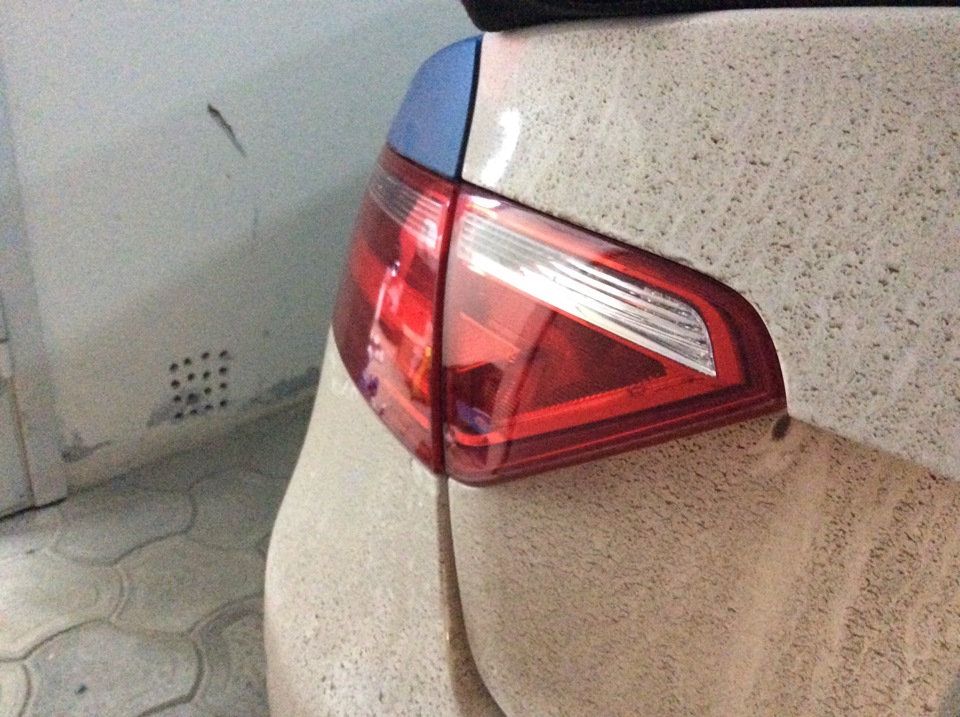 Ободрал тонировку с задних фар, полировка — Audi S5 (1G), 4,2 л, 2008 ...