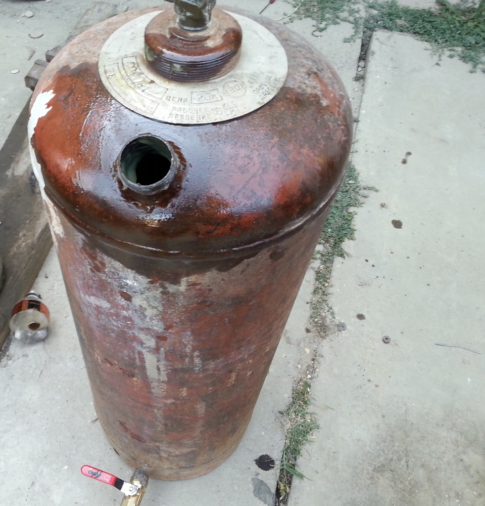 самодельный баллон сжатого воздуха. самодельный баллончик для сжатого воздуха. генератор из бутылки. самодельный баллон. пеногенератор из баллона фреона.