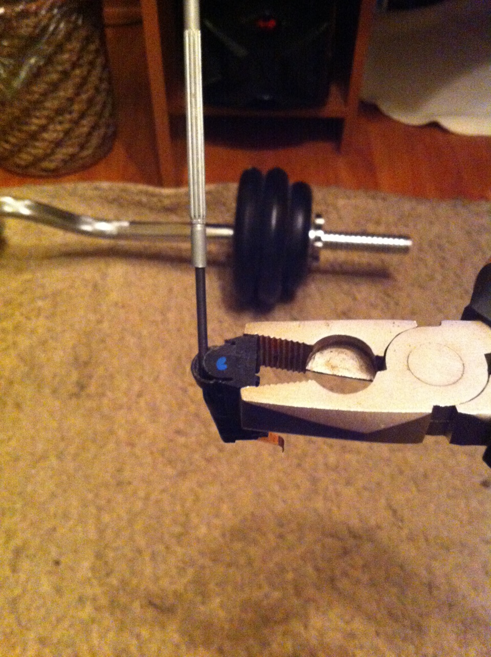 Замена лампочки в прикуривателе + покраска рамки ручки кпп — Volkswagen ...