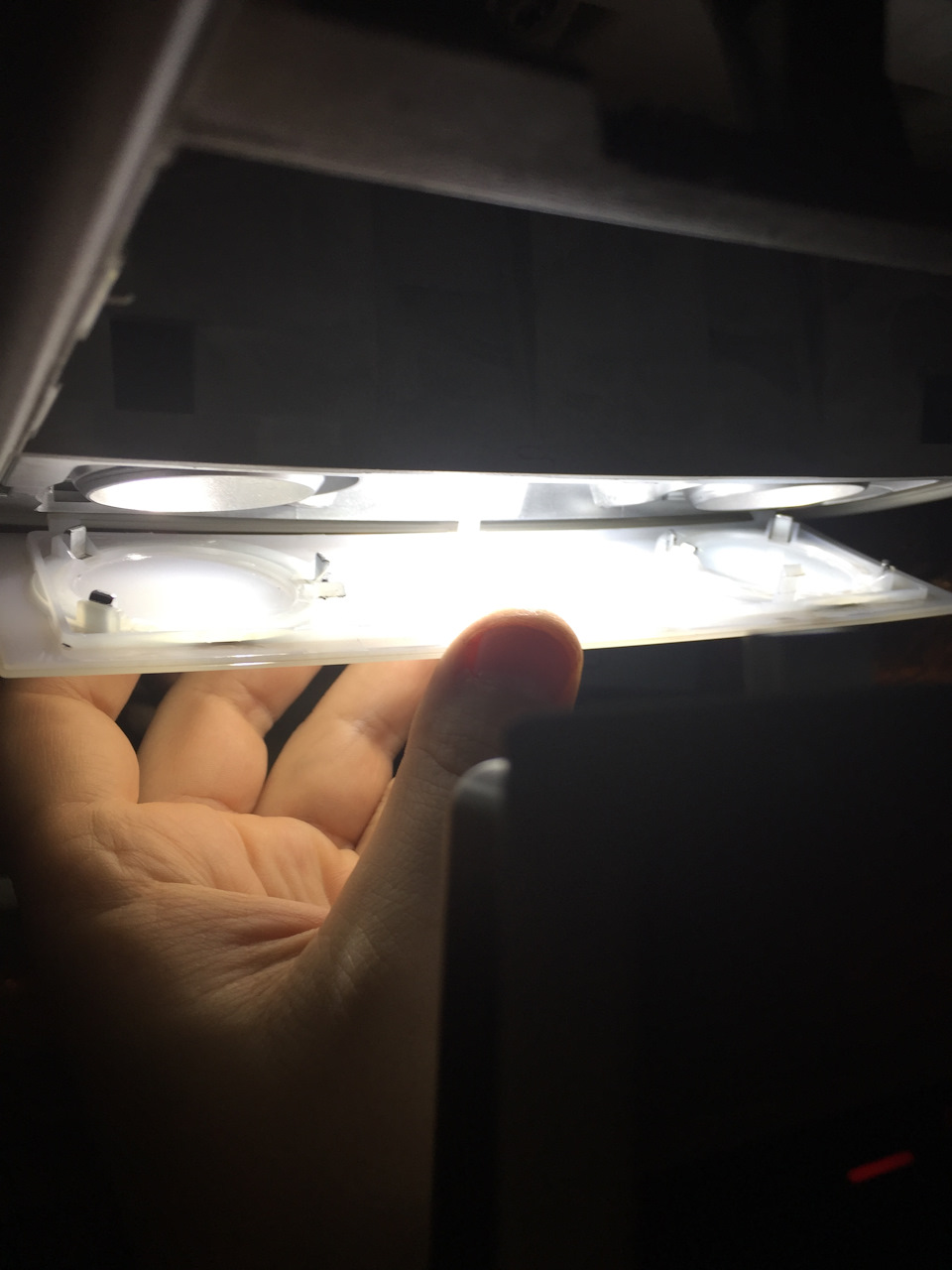 стекло — Volkswagen Multivan (T5)