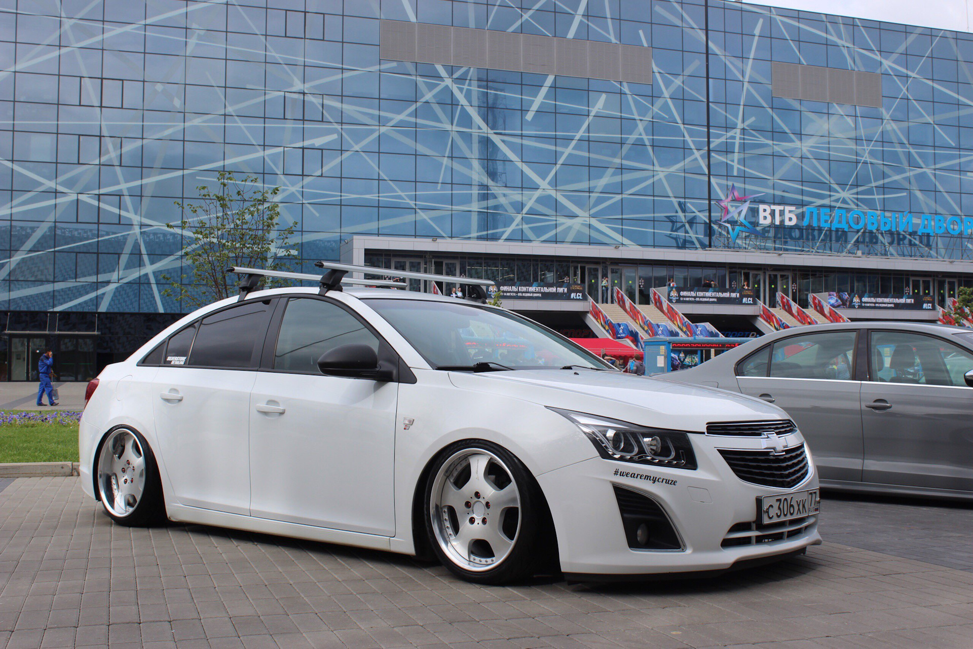 Chevrolet Cruze 2013 stance