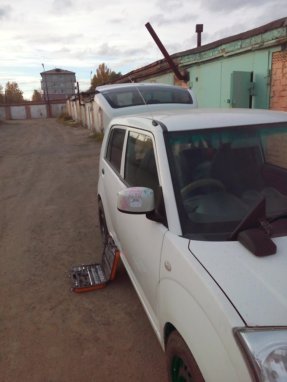 клеим бампер — Suzuki Alto (6G), 0,6 л, 2006 года | тюнинг | DRIVE2