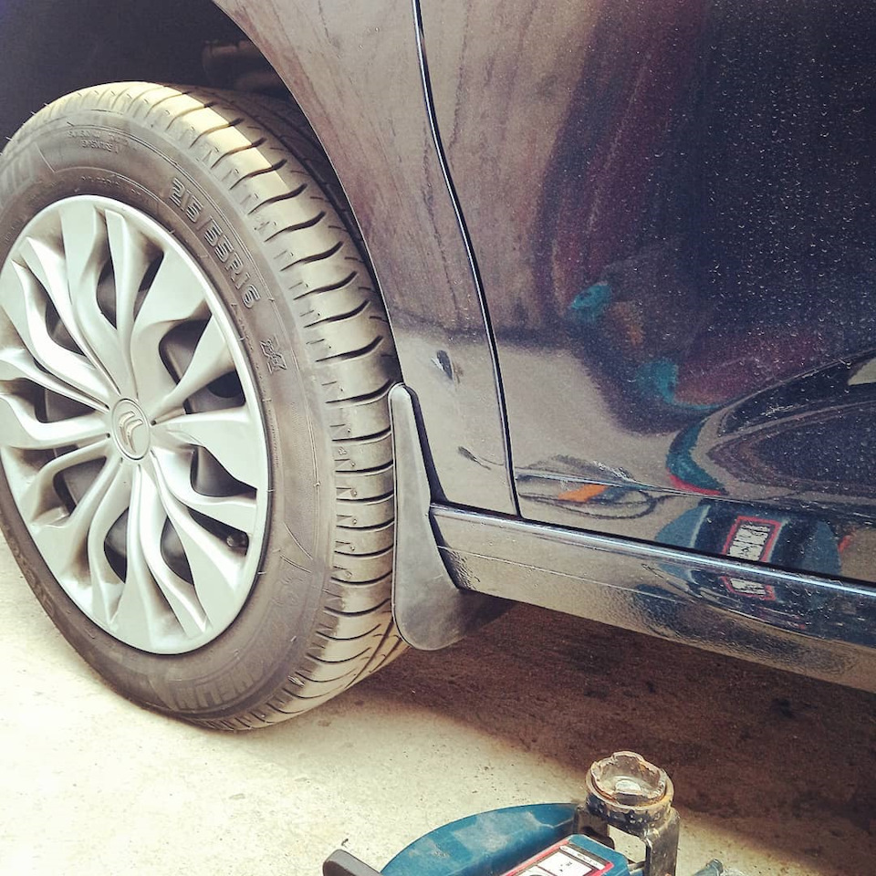 Покупка и установка передних и задних брызговиков PSA на Citroen C4 L ...