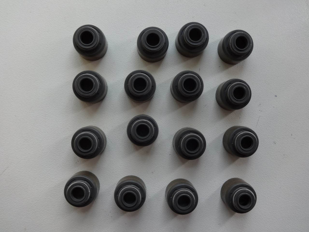 колпачки маслосъемные артикул 2222423500. маслосъемные колпачки мазда. маслосъемные колпачки на мазда бонго френди. маслосъёмные колпачки мазда 1. маслосъемные колпачки форд мондео 3.