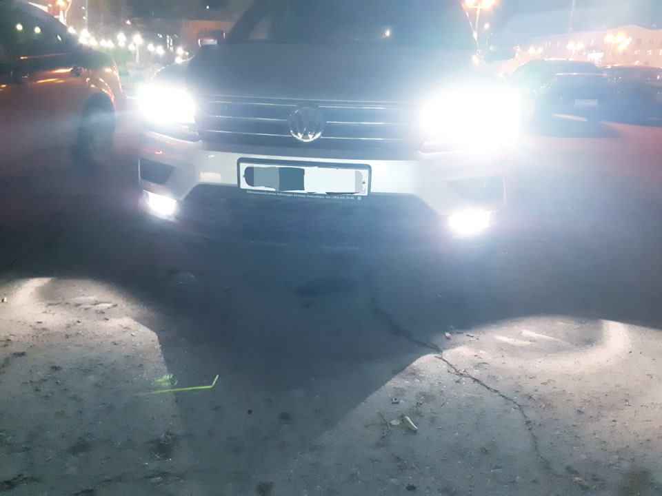 Установка синих лампочек в ПТФ. — Volkswagen Tiguan (2G), 1,4 л, 2017 ...