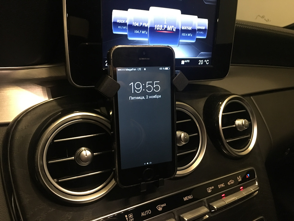 cgAAAgOqFOA 960 крепление для телефона mercedes