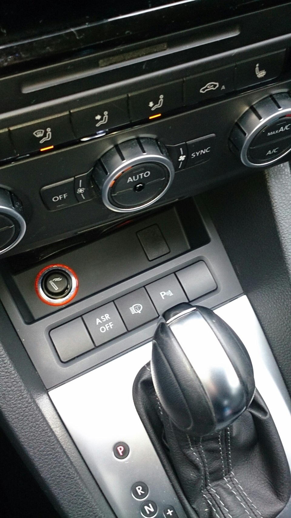 Кнопки jetta 6. Кнопки jetta 6. Кнопка птф wv jetta 6. Кнопка set на фольксваген джетта 6. Vw jetta 6 кнопка set.