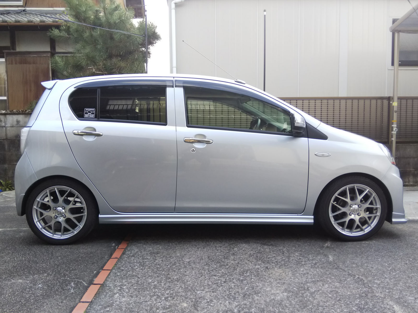 Toyota Daihatsu Mira 2009