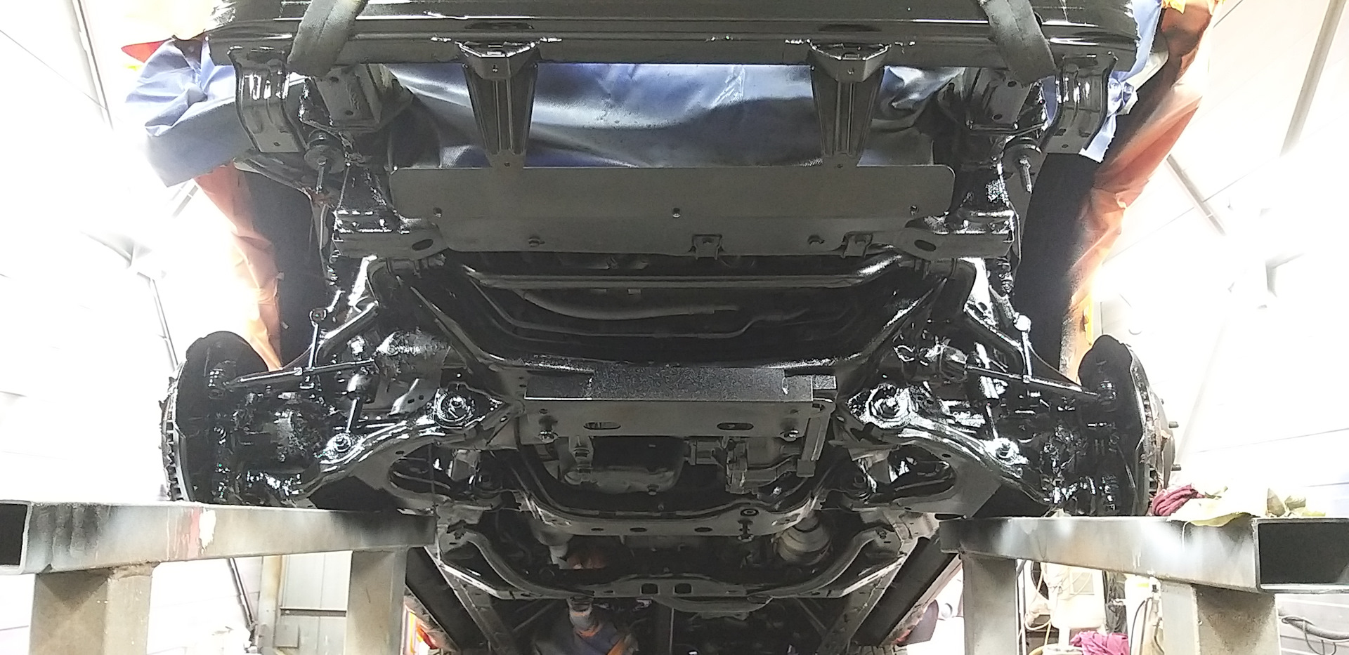 антикорозийка днища в москве. обработка днища по ваг. антикоррозийное покрытие днища. антикор днища автомобиля. антикоррозийная обработка днища.