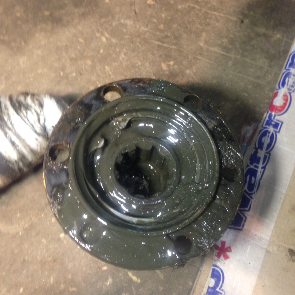 Замена подшипников ступицы, втулок задних рессор — УАЗ 31514, 2,7 л ...