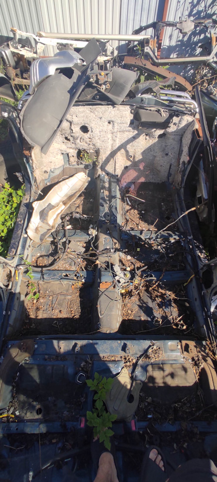 Пороги, дно, арки, половинка, лонжероны, усилитель, боковина на Toyota ...