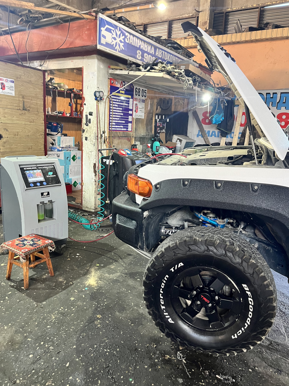 Фрион, заправка кондея — Toyota FJ Cruiser, 4 л, 2008 года | заправка ...