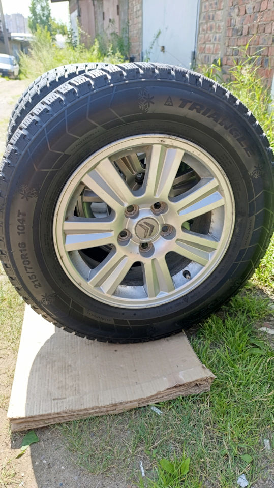 Шины зимние шипованные Triangle Group 215/70 R16, литые диски 6,5Jx16 ...