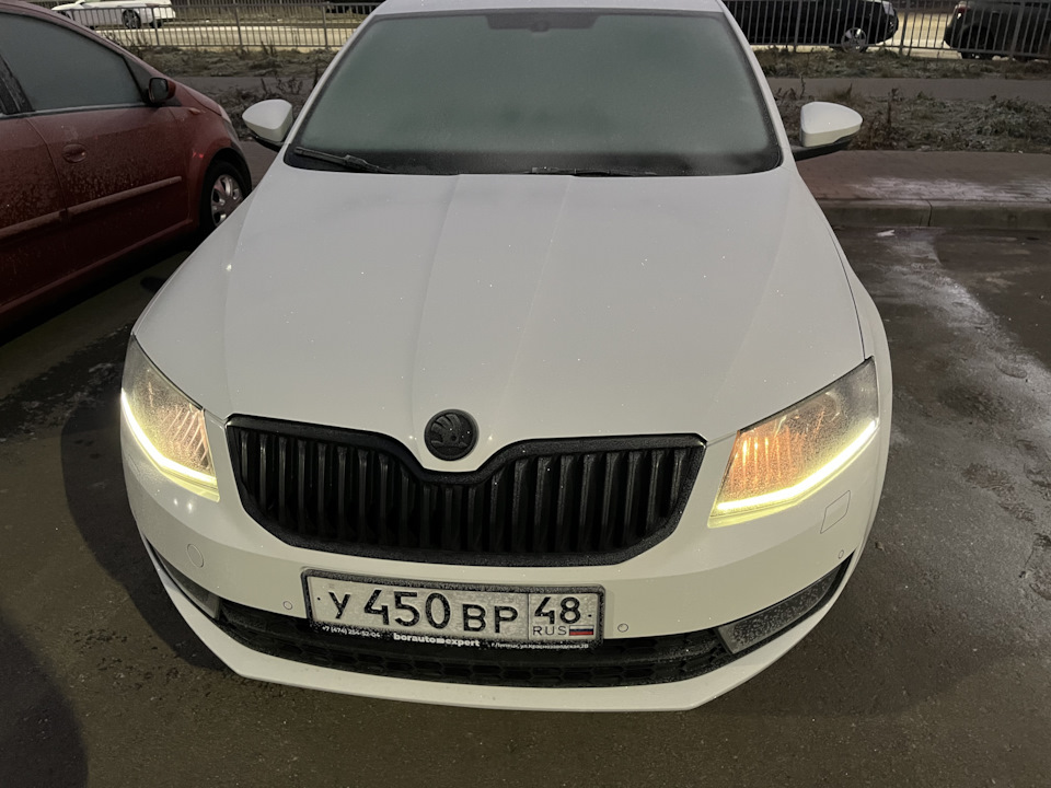 LED в передние габаритные огни — Skoda Octavia A7 Mk3, 2 л, 2017 года ...