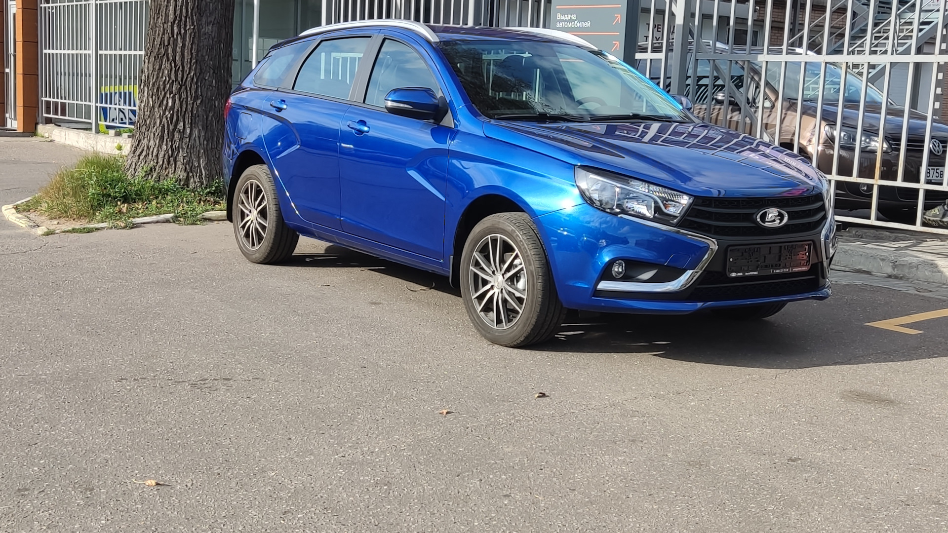 Lada Vesta SW 1.6 бензиновый 2021 | Синий металлик на DRIVE2