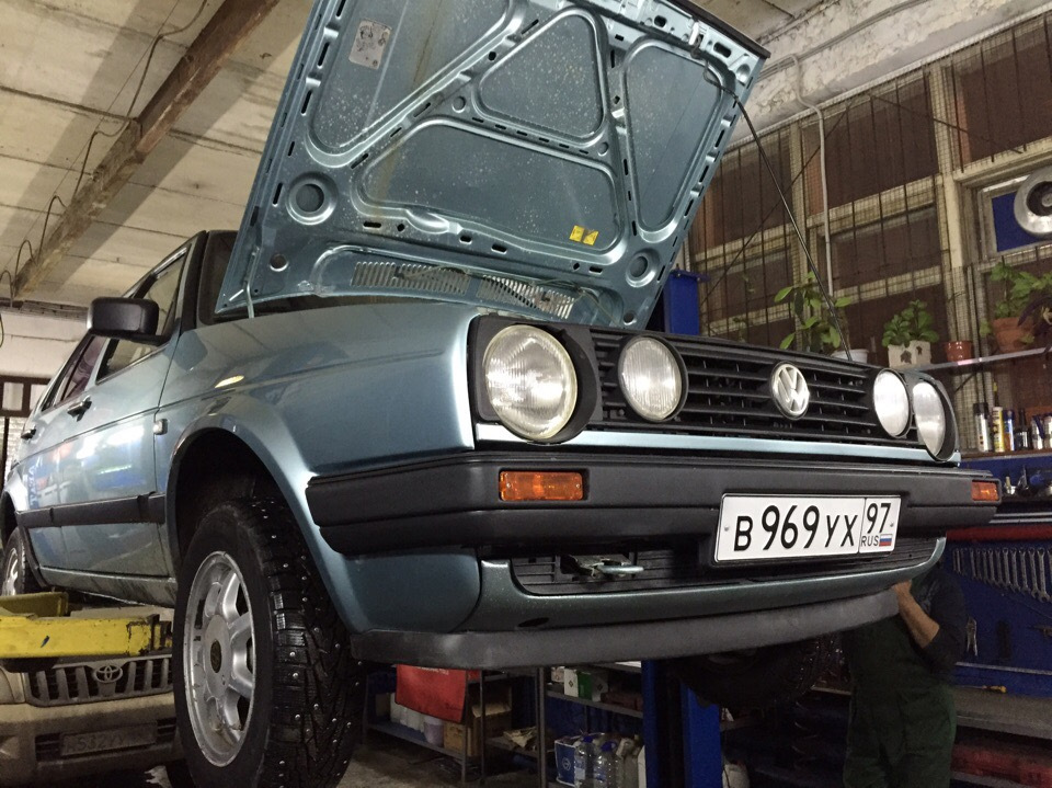 Замена резинок глушителя, крышки масляной и крышки расширительного ...