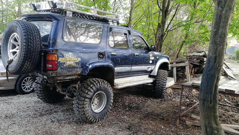 Шины toyota hilux surf. Surf 130 33 колеса. Сурф 185 на 33 колесах. Surf 185 33 колеса. Surf 130 на 35 колесах.