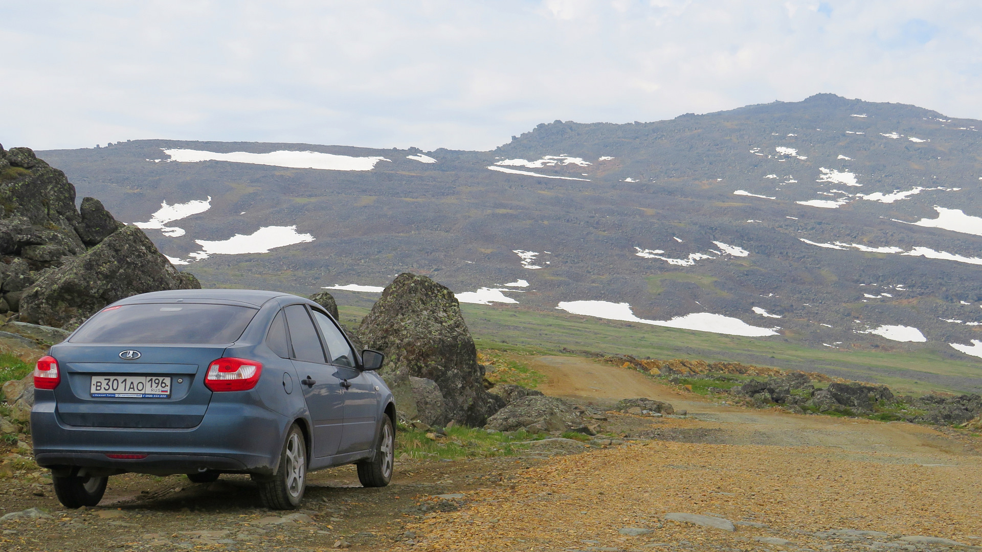 Lada Гранта лифтбек 1.6 бензиновый 2014 | 