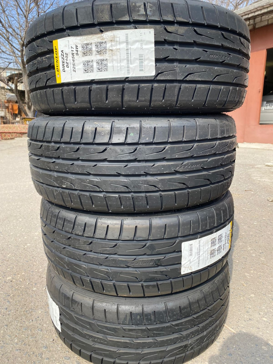 Фото в бортжурнале Москвич 2141. Запчасти на фото: D2102, Dunlop Direzza DZ102 225/45R17