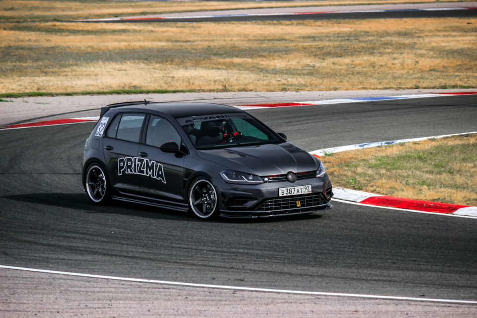 Photo from the logbook Volkswagen Golf R Mk7