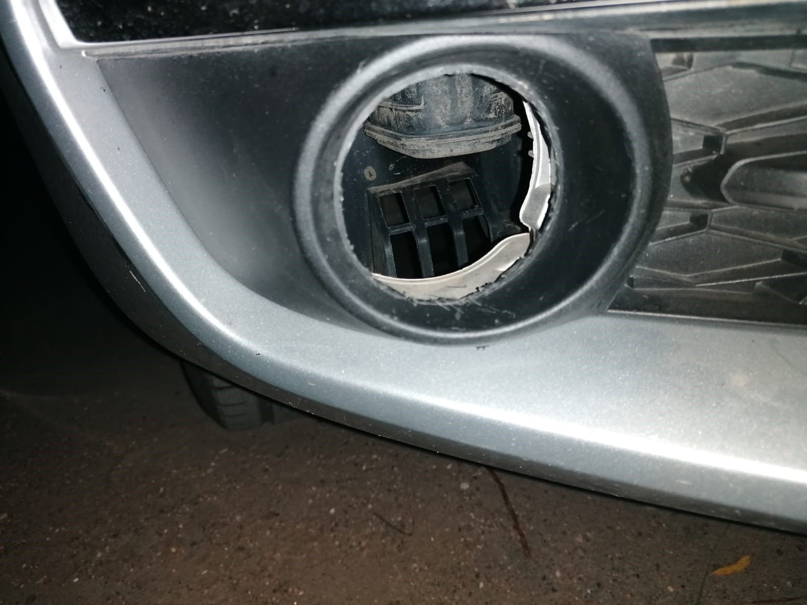 Попытка установки ПТФ собственными руками — Lada XRAY, 1,6 л, 2017 года ...