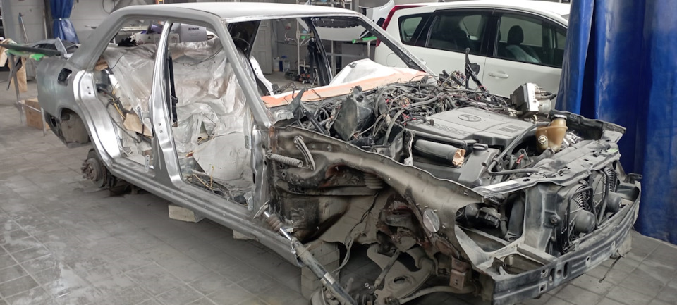 Снятие краски — Mercedes-Benz E-Class (W124), 5 л, 1994 года | кузовной ...