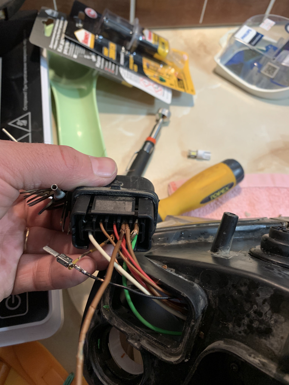 Замена проводки внутри фары — Skoda Superb Mk1, 1,8 л, 2005 года ...