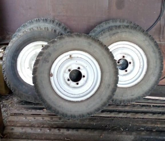 Nortec mt-540 225/75 r16. Комплект колес уаз. Уаз 469 размер шин. Шины я 245 на уаз. Комплект колес на уаз.