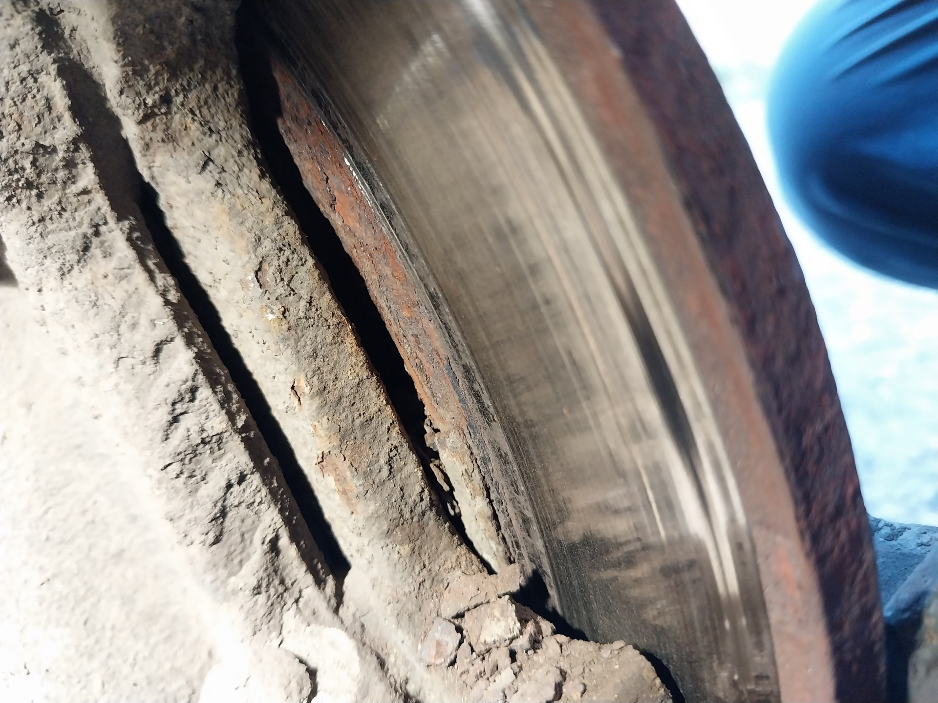 Неравномерный износ тормозных колодок — Renault Kangoo (2G), 1,6 л ...