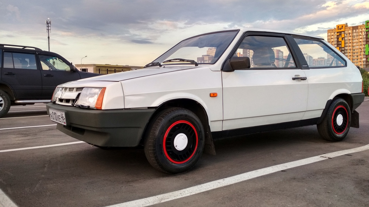 Lada 2108 1.3 бензиновый 1990 | 