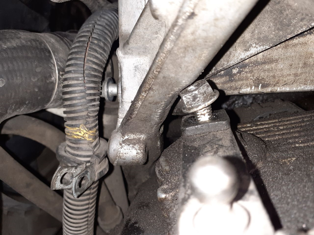 Почему идет вибрация при разгоне. Причины дёргания машины при разгоне. Почему идет вибрация при разгоне. Задевает. Турбина/посторонние звуки/отсутствие подтеканий.