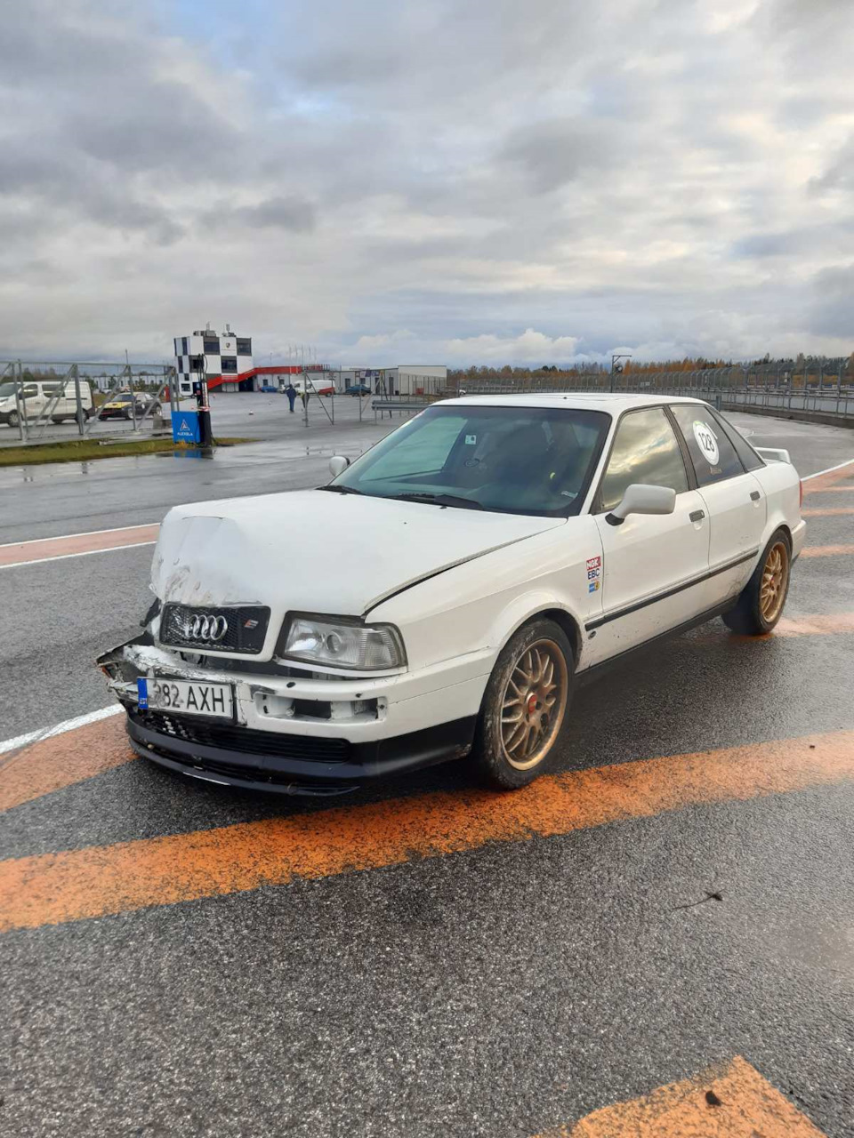 Ну вот и прокатились на треке очередной раз… (онборд видео) — Audi 80 (B4),  1,8 л, 1992 года | ДТП | DRIVE2