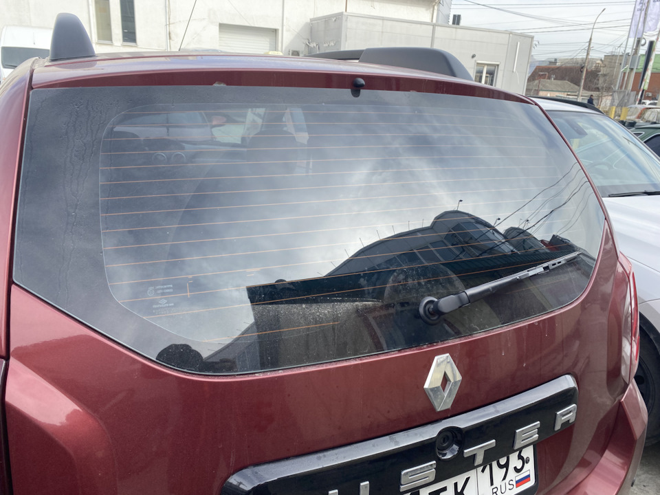 Задний поводок стеклоочистителя — Renault Duster (1G), 1,6 л, 2012 года ...
