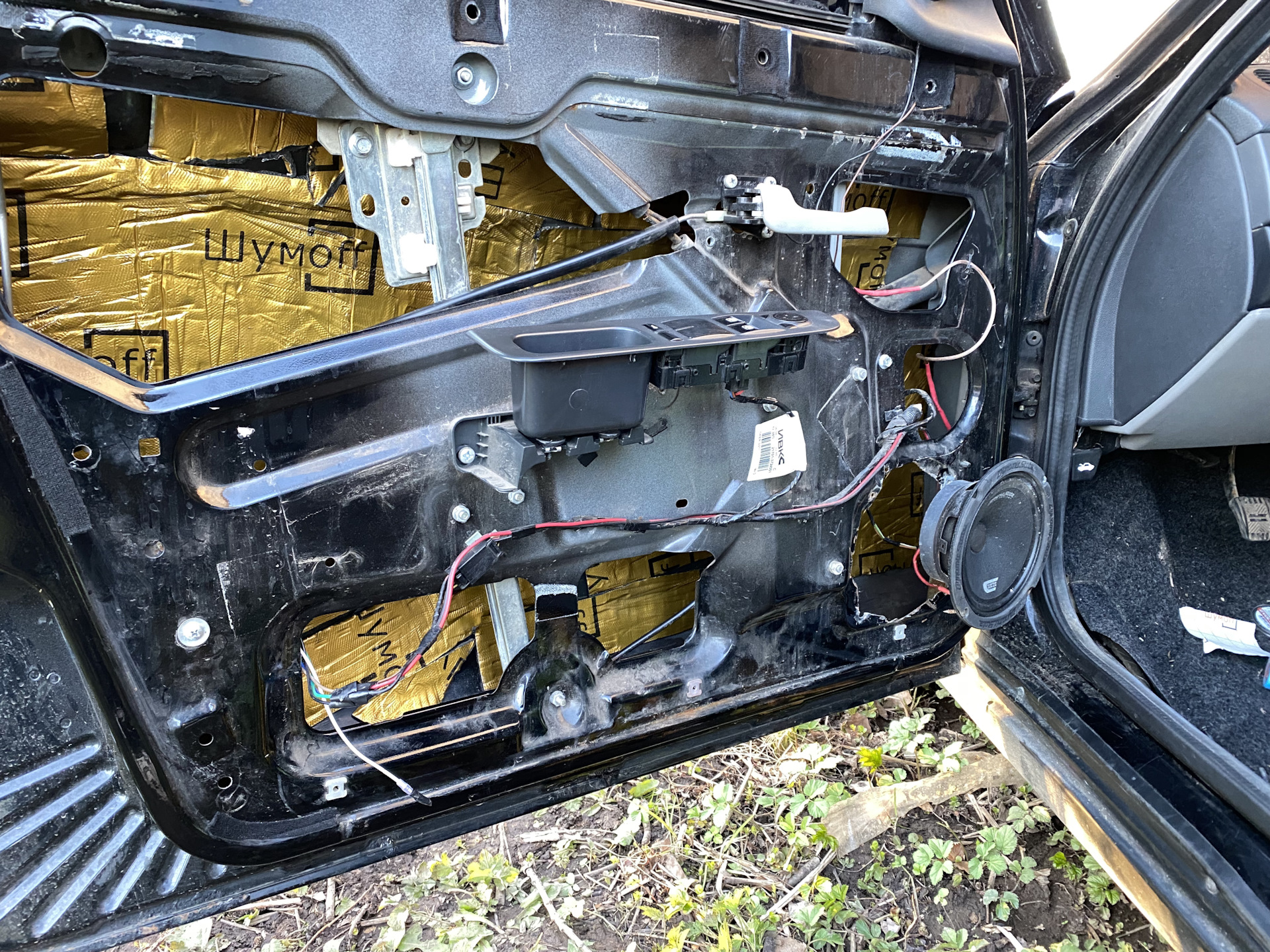 Шумоизоляция — LADA Приора хэтчбек, 1,6 л., 2011 года | автозвук | DRIVE2