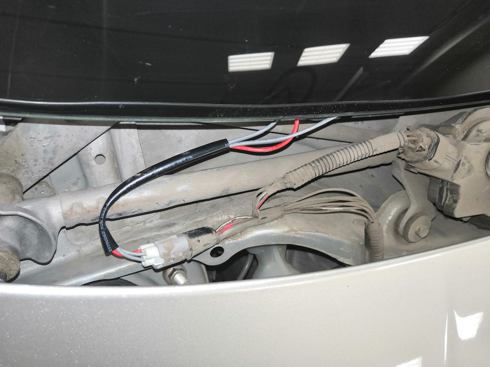 Проводка под жабо — Toyota Allion (T240)