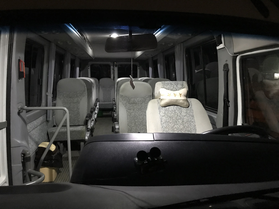 Перетяжка салона и замена линолеума! — Iveco Daily (3G), 2,8 л, 2014 ...