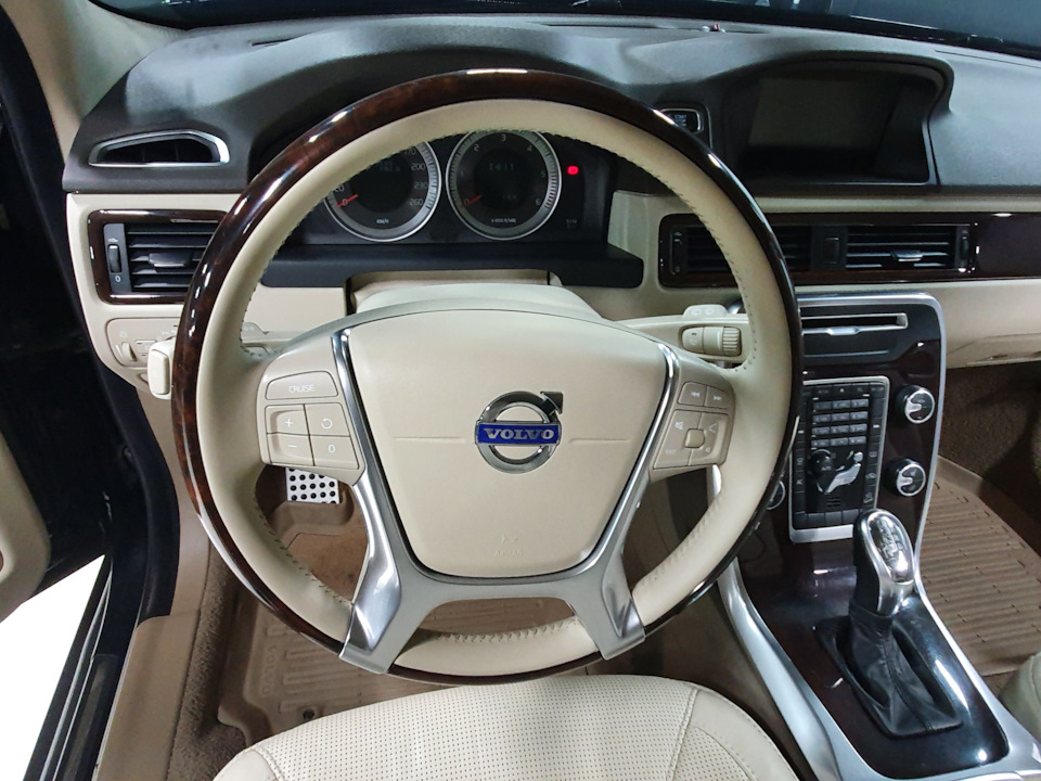 Химчистка Volvo XC70 D5 — Volvo XC70 III, 2,4 л, 2013 года | мойка | DRIVE2