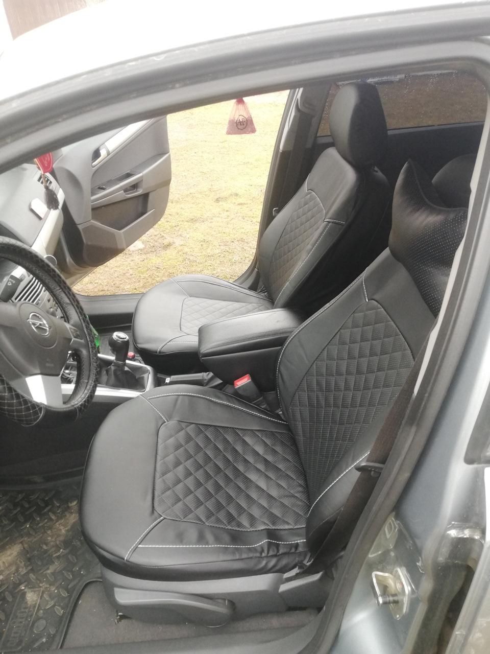 Чехлы — Opel Astra H, 1,6 л, 2011 года | аксессуары | DRIVE2