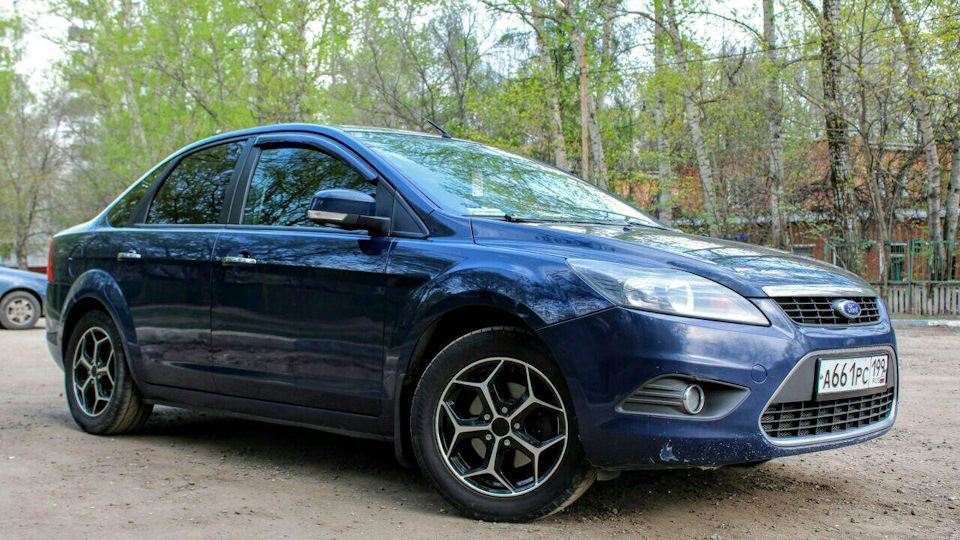 Ford Focus 2 седан синий