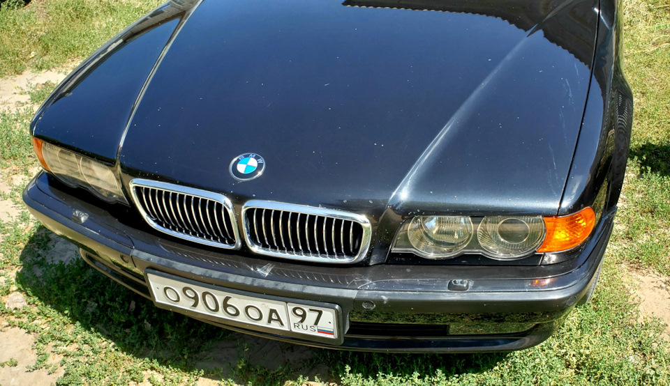 Photo from the logbook BMW 7 series (E38)