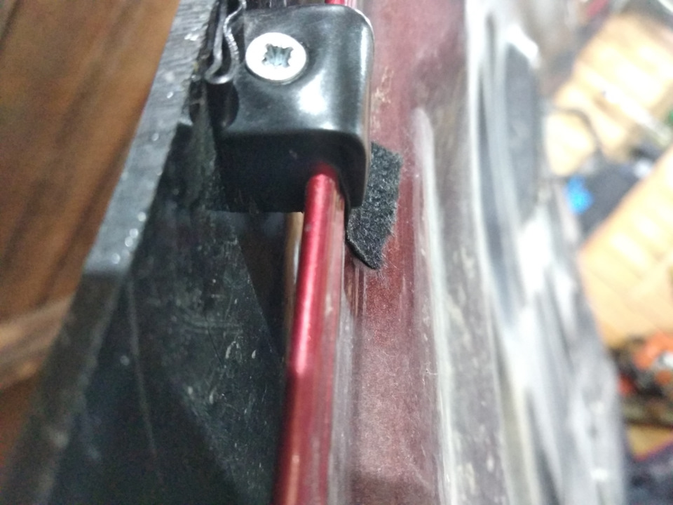 Установка дефлектора капота — Ford Fusion, 1,4 л, 2008 года ...