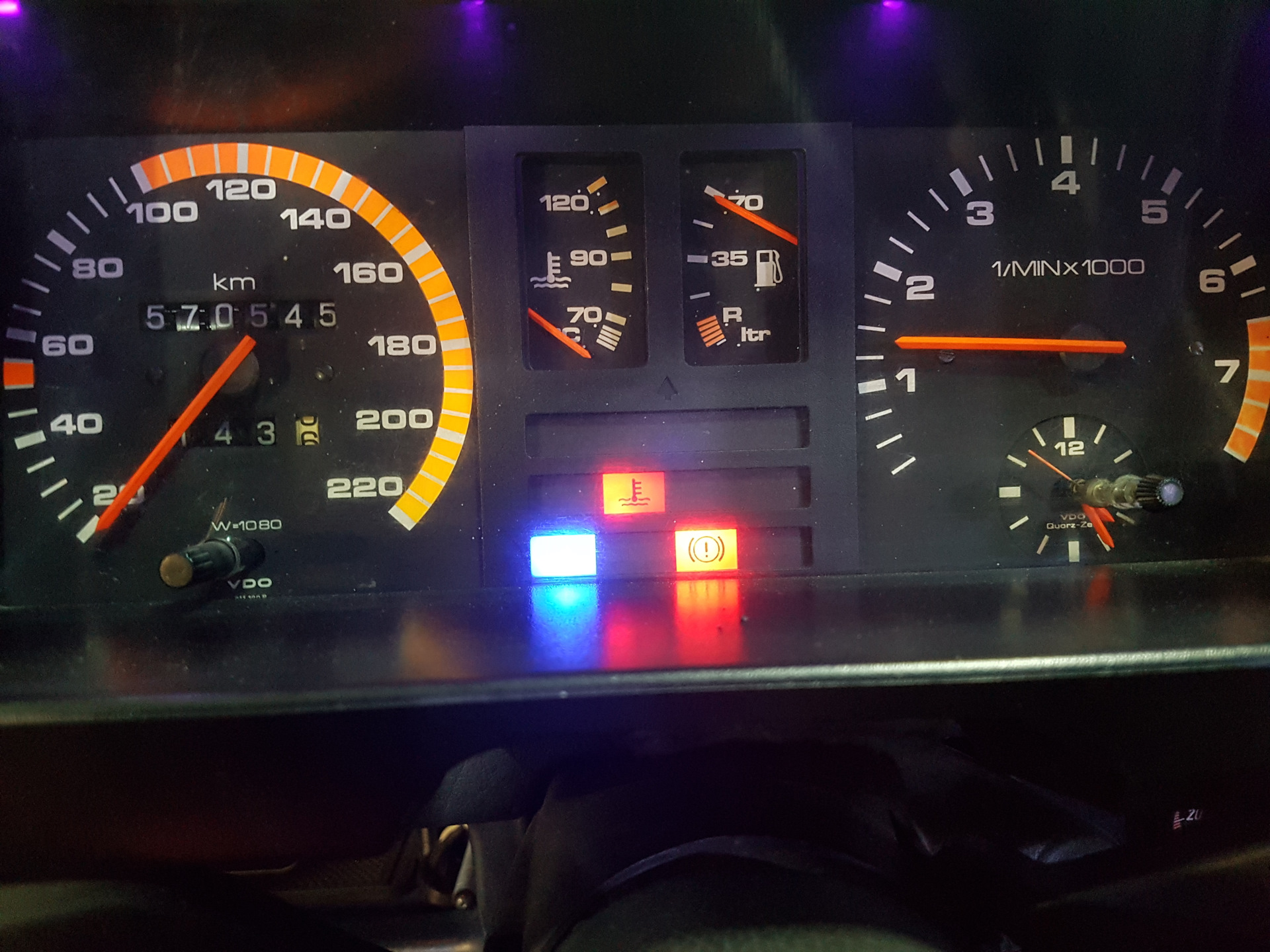 Датчик уровня ОЖ и реле 42 — Audi 80 (B2), 1,8 л, 1984 года | тюнинг ...