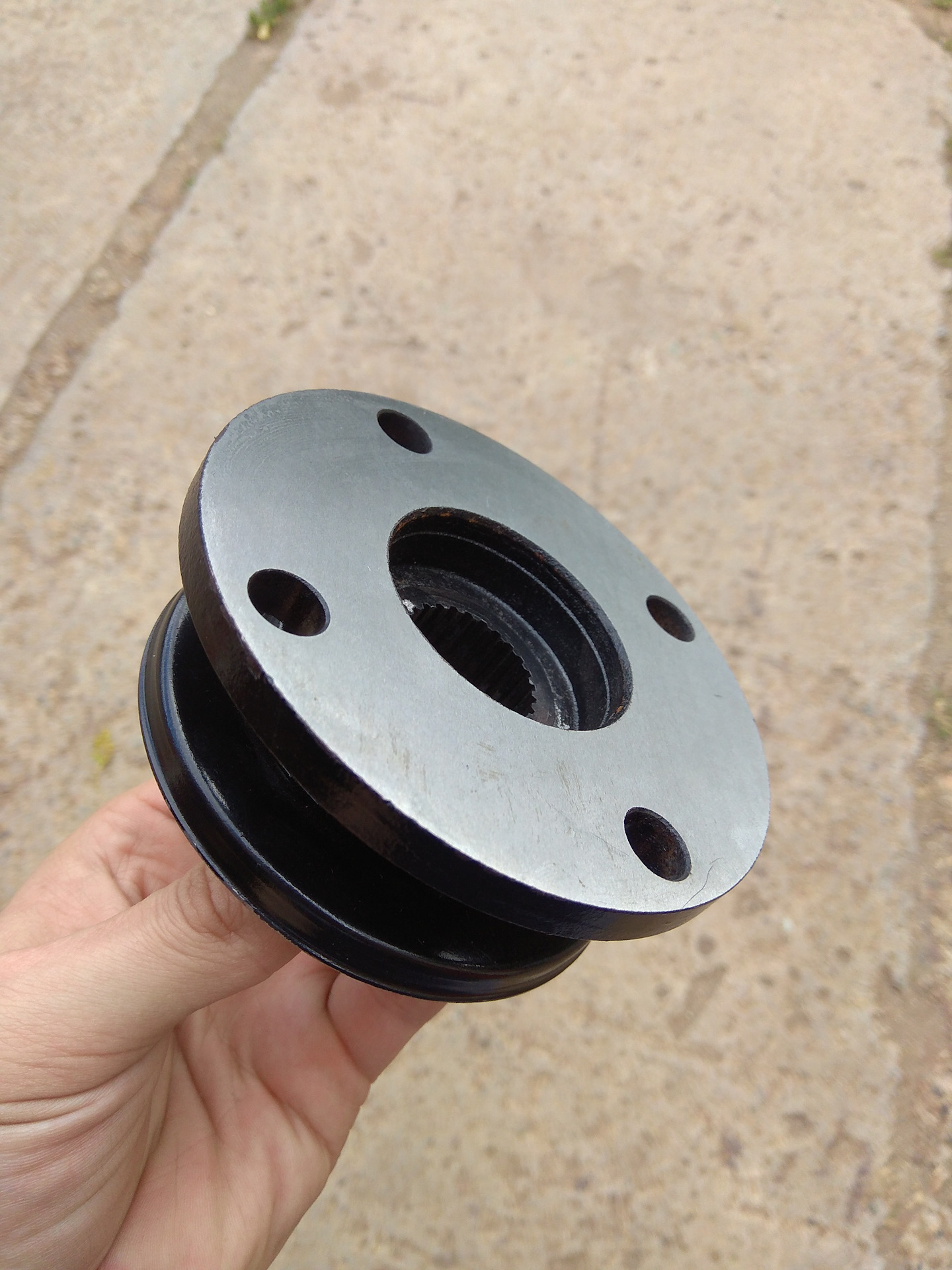 Патрубок фланца сузуки гранд витара. Наружный фланец на ступицу сузуки гранд витара. Suzuki 5382052d00 фланец. Фланец переднего редуктора сузуки гранд витара. Патрубок фланца сузуки гранд витара.