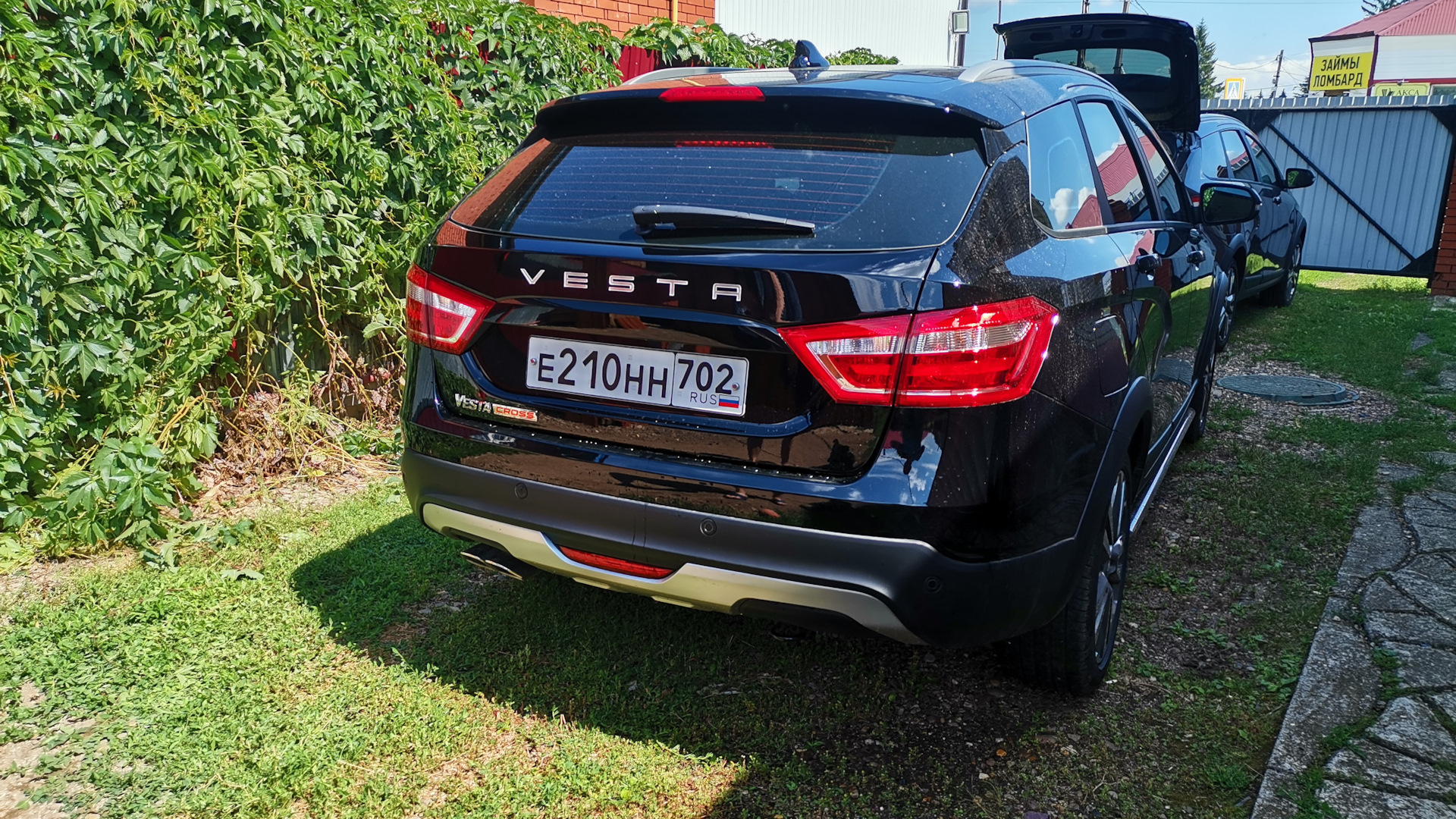 Lada Vesta SW Cross 1.6 бензиновый 2021 | Машина отца на DRIVE2