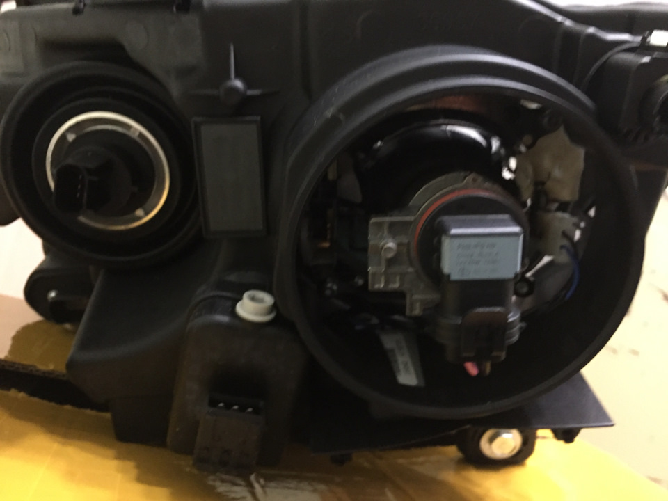 кстати все лампы уже установлены в ДХО и поворотник и головной — Jeep Compass (1G)